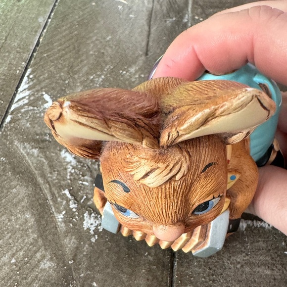 VINTAGE PENDELFIN Shanty Rabbit Playing Accordion Figurine - Picture 6 of 9